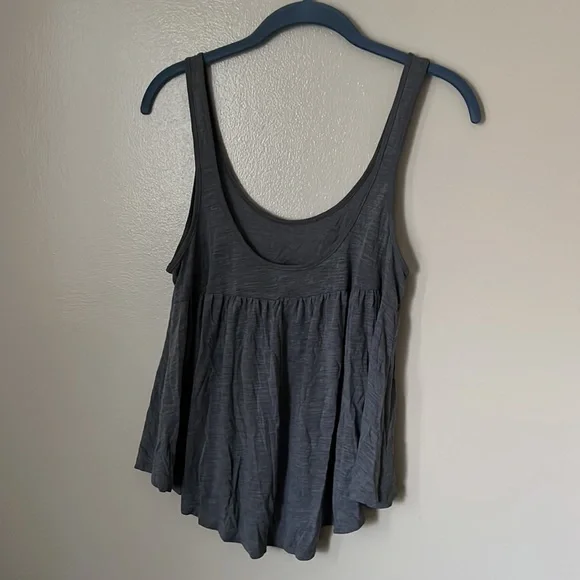 American Eagle Gray Swing Tank - Picture 2 of 3